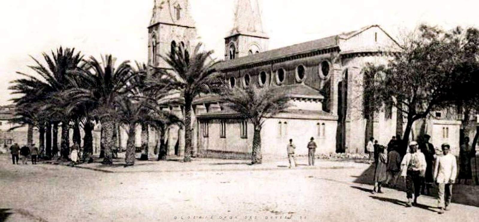 2234- La Calle - Place et Eglise2.jpg